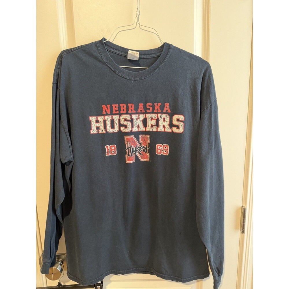 Nebraska Cornhuskers Shirt Mens XL Gildan Long Sleeve Distressed Huskers NCAA